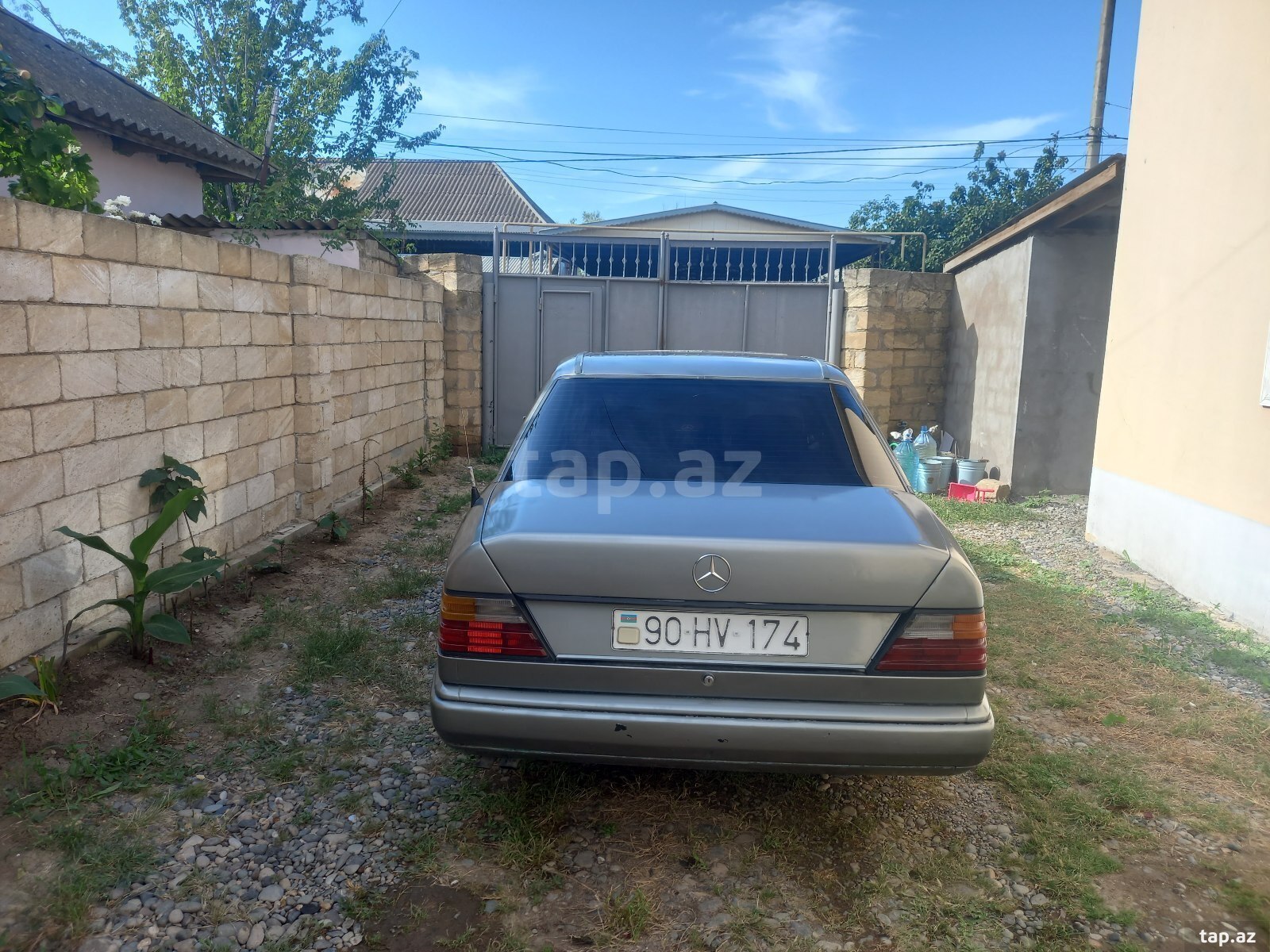 Mercedes E 220, 1988 il (9)