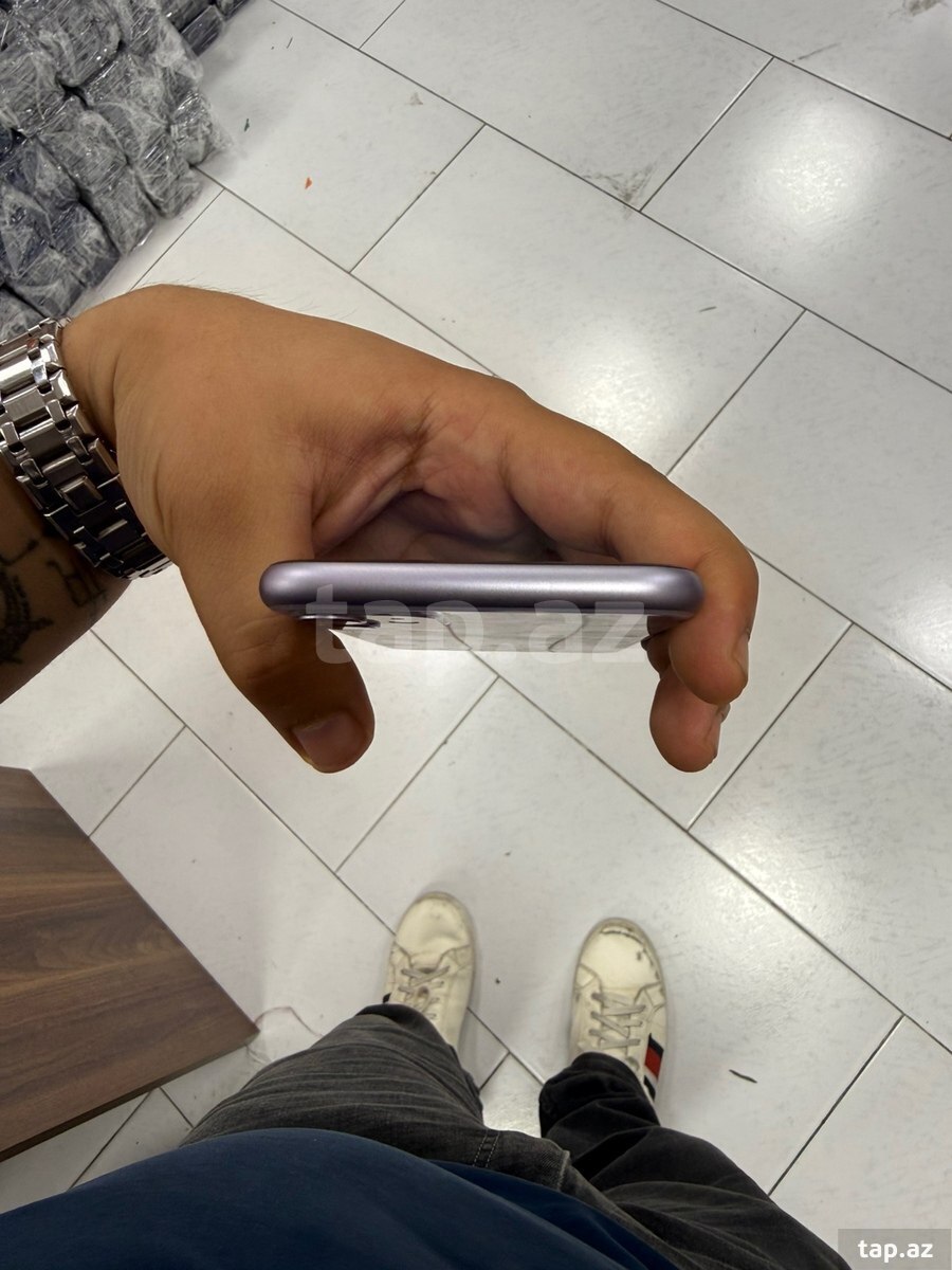 Apple iPhone 11 Purple 128GB/4GB (6)