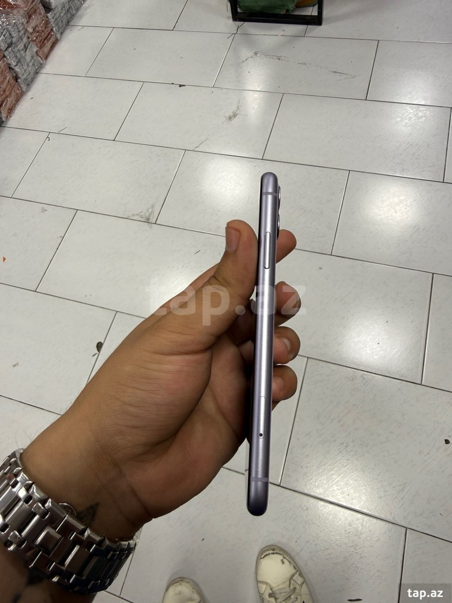 Apple iPhone 11 Purple 128GB/4GB (4)