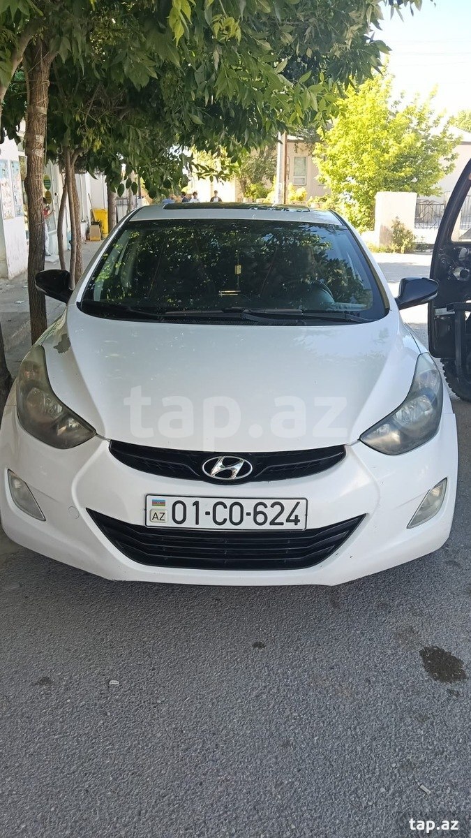 Hyundai Elantra, 2012 il