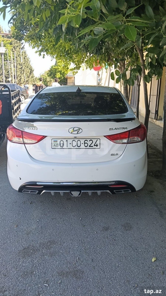 Hyundai Elantra, 2012 il (5)