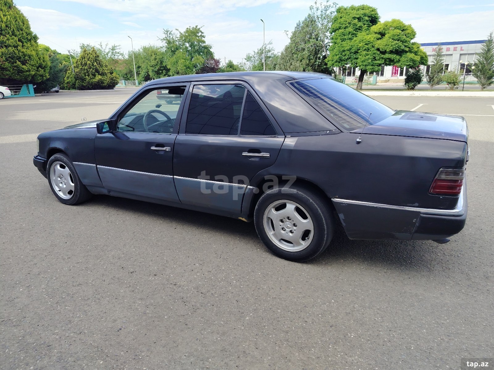 Mercedes 230, 1988 il (9)