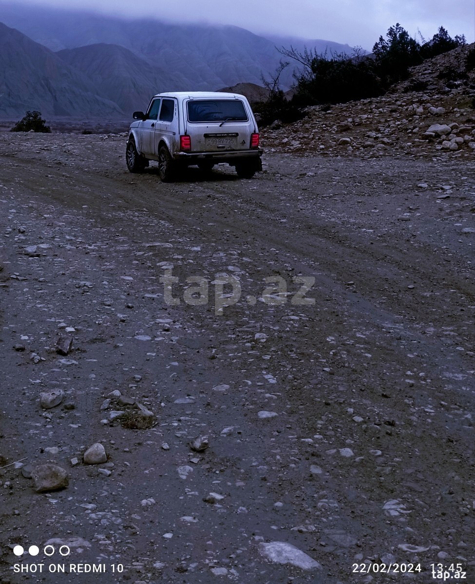 LADA (VAZ) Niva, 2004 il