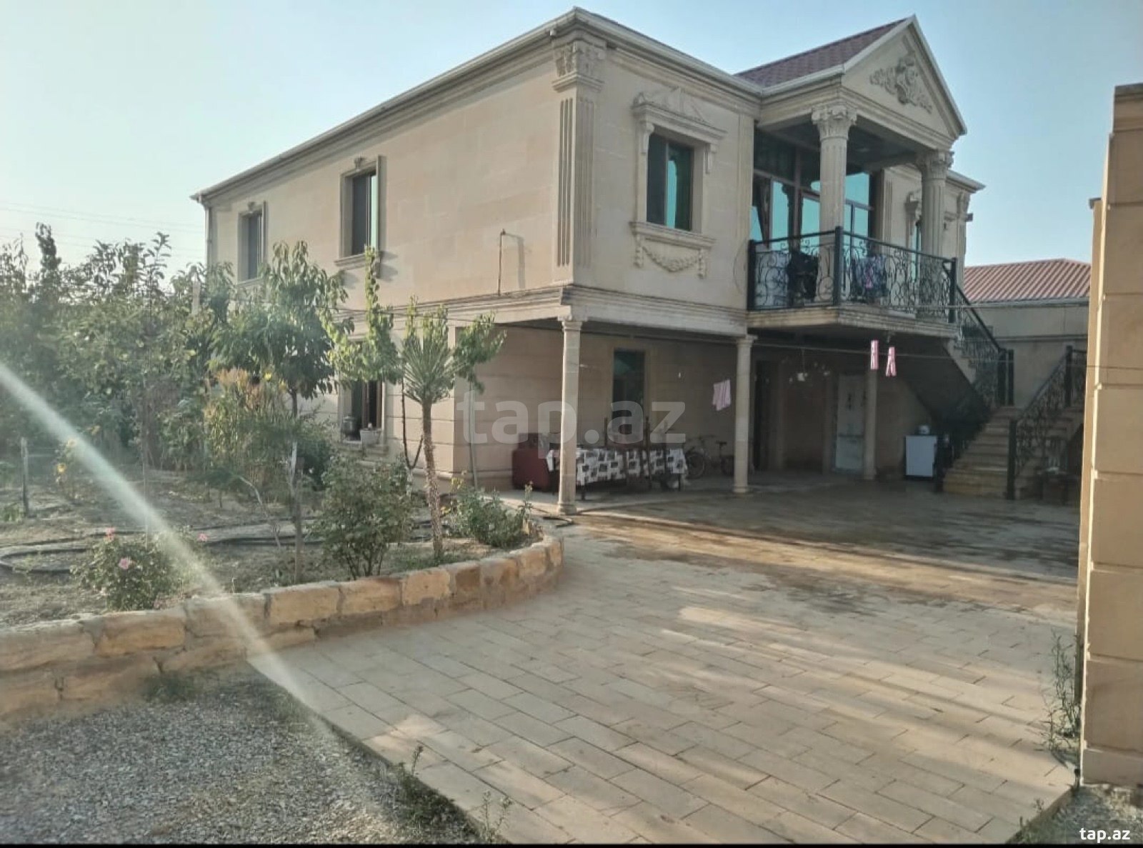 Həyət evi, Binə qəs. (2)