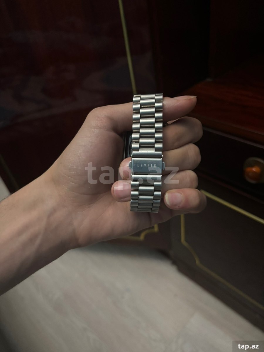 Apple Watch Series 8 Aluminum Silver 45mm (6)