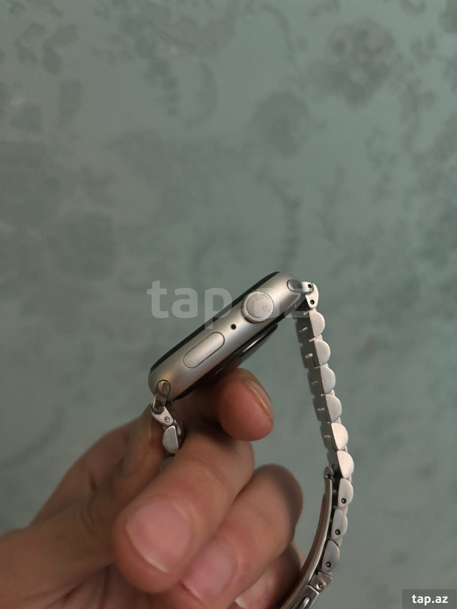 Apple Watch Series 8 Aluminum Silver 45mm (8)