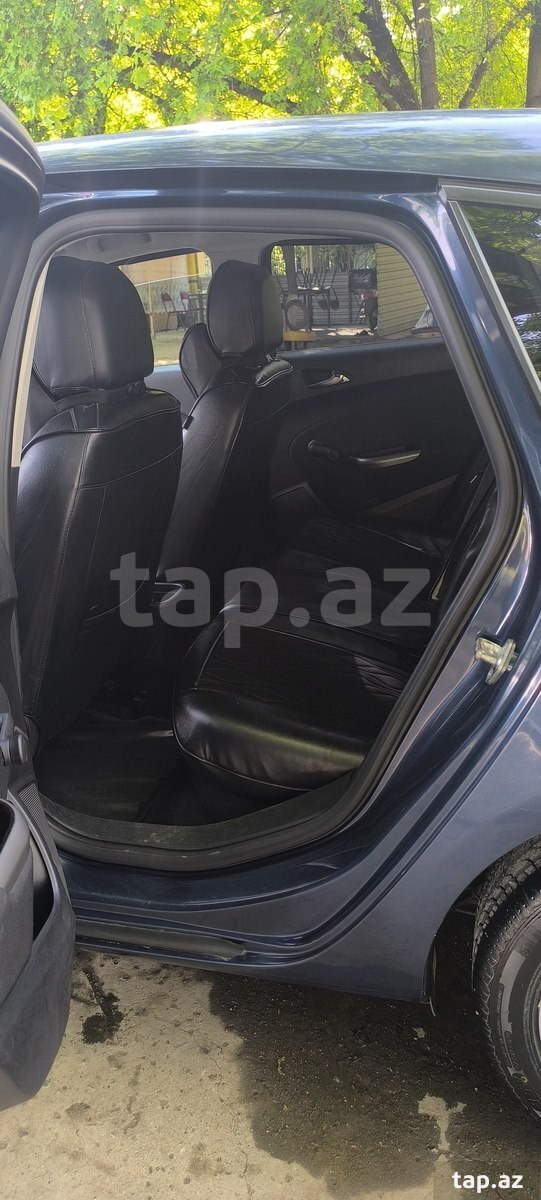 Opel Astra, 2011 il (8)