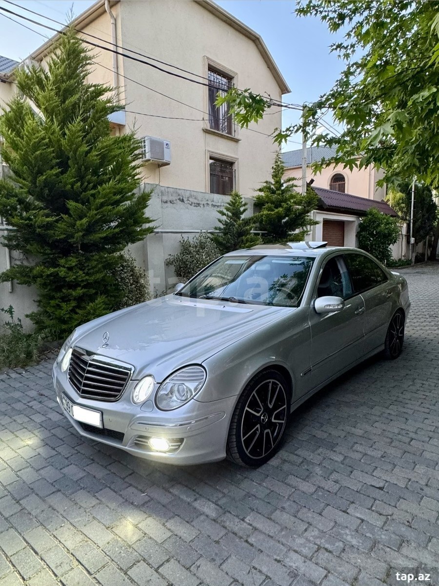 Mercedes E 320, 2002 il (2)