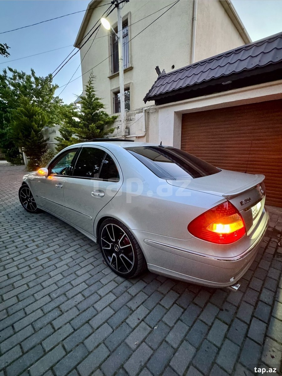 Mercedes E 320, 2002 il (8)