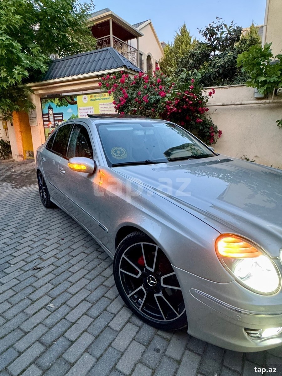 Mercedes E 320, 2002 il (13)