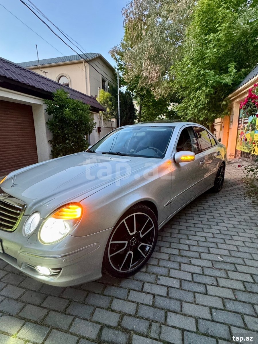 Mercedes E 320, 2002 il (12)