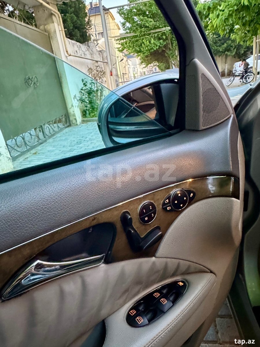 Mercedes E 320, 2002 il (21)