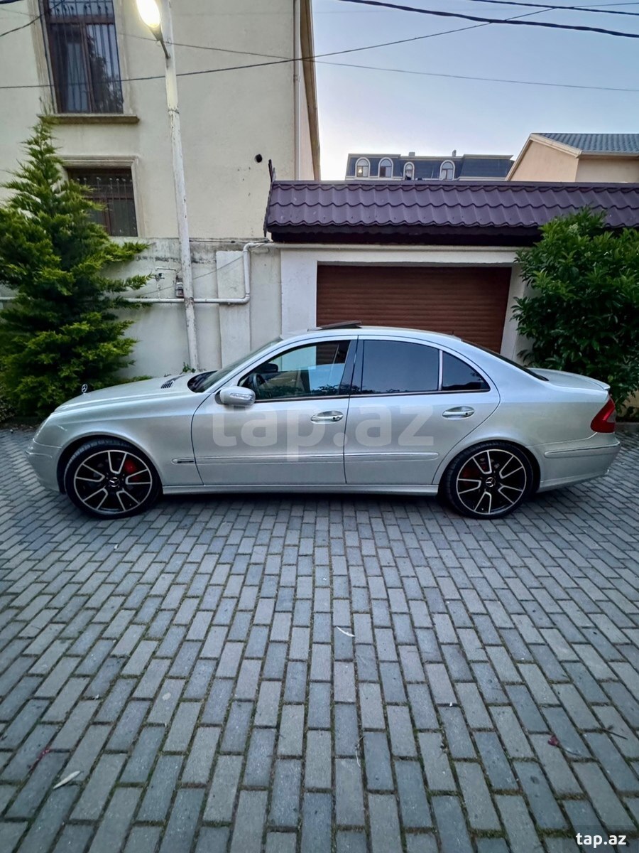 Mercedes E 320, 2002 il (9)