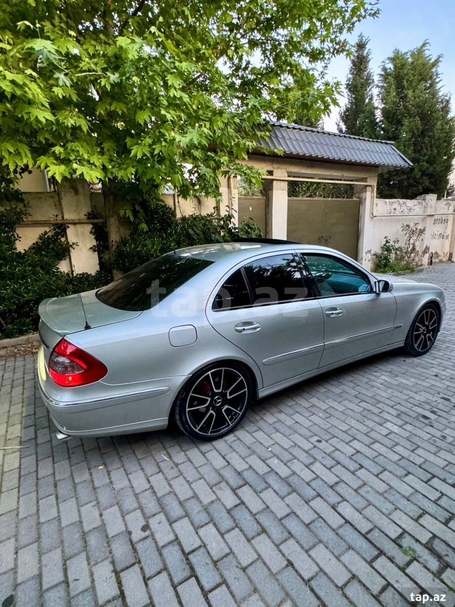 Mercedes E 320, 2002 il (17)