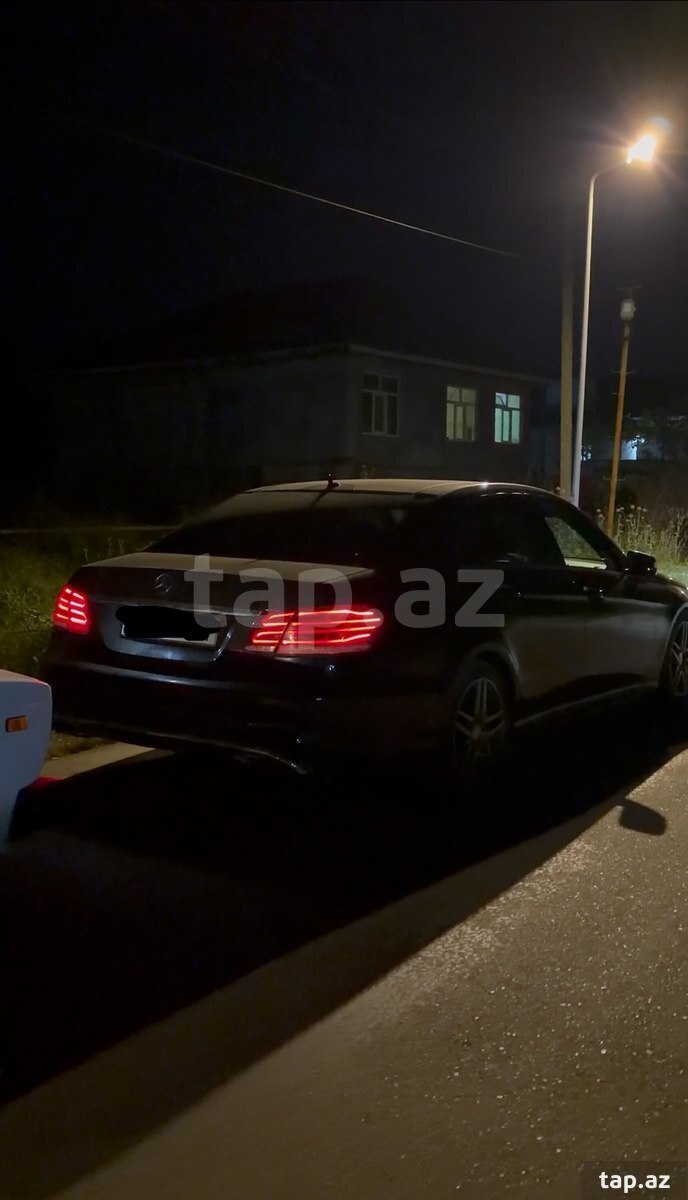 Mercedes E 220, 2015 il (3)
