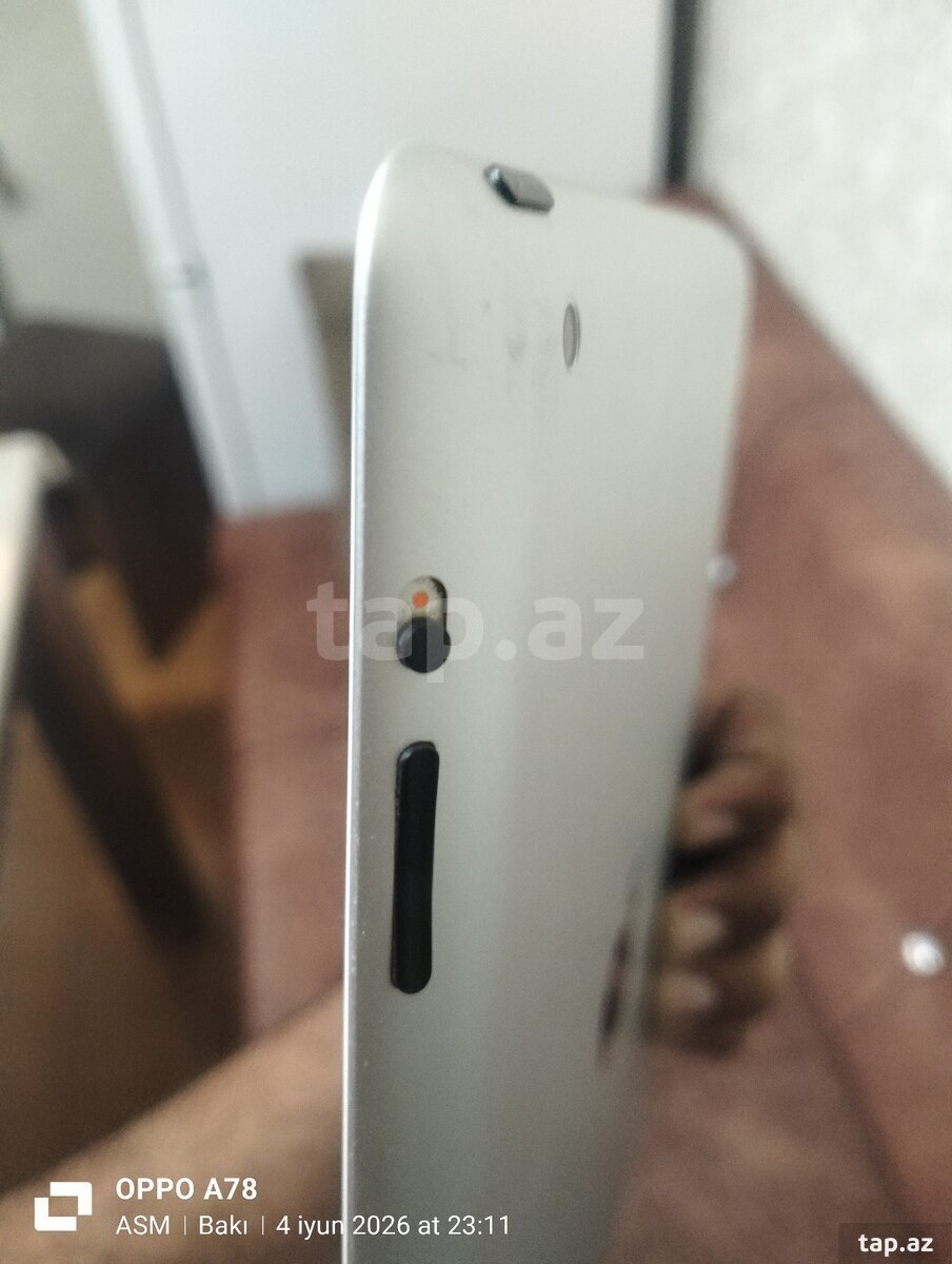 Apple iPad 2 (Model A1395)  (3)