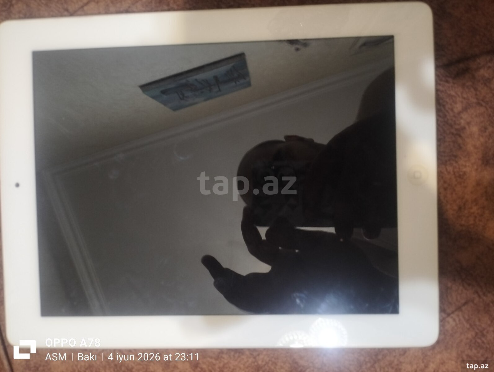 Apple iPad 2 (Model A1395)  (2)