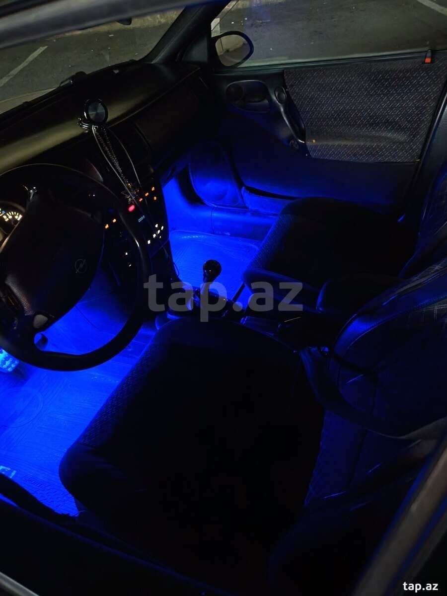 Opel Vectra, 1998 il (9)