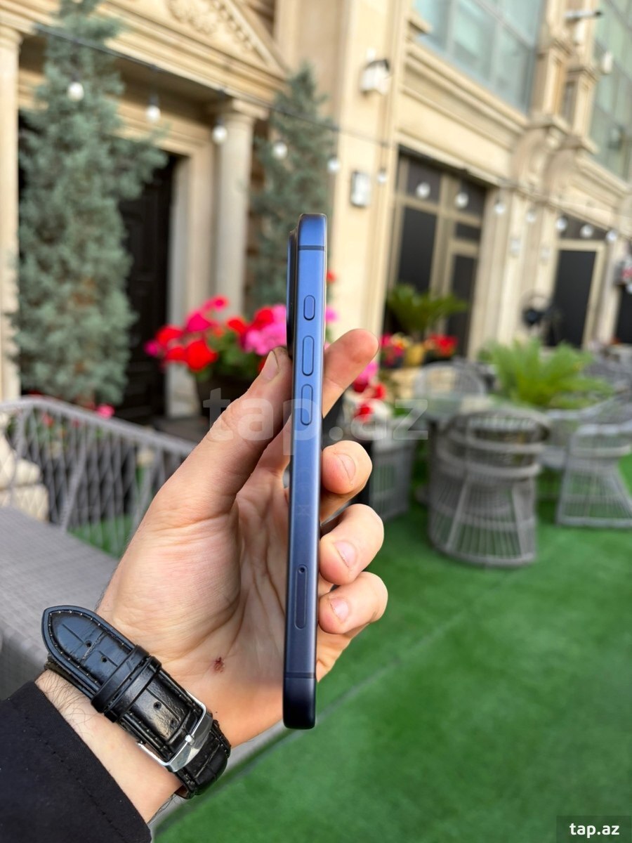 Apple iPhone 17 Pro Deep Blue 256GB/12GB (6)