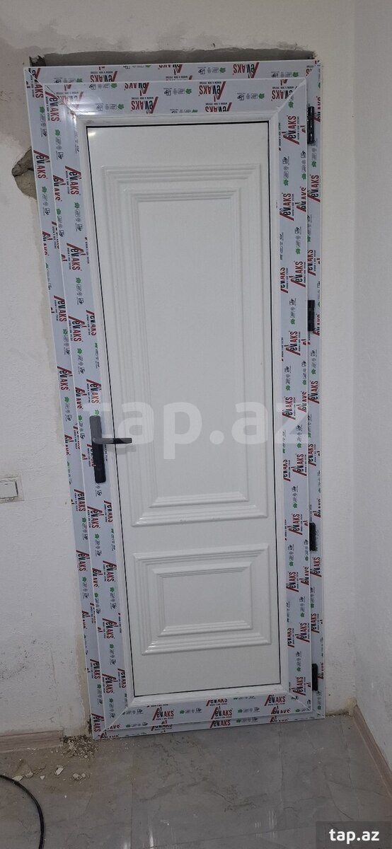 Plastik qapı və pəncərə (32)