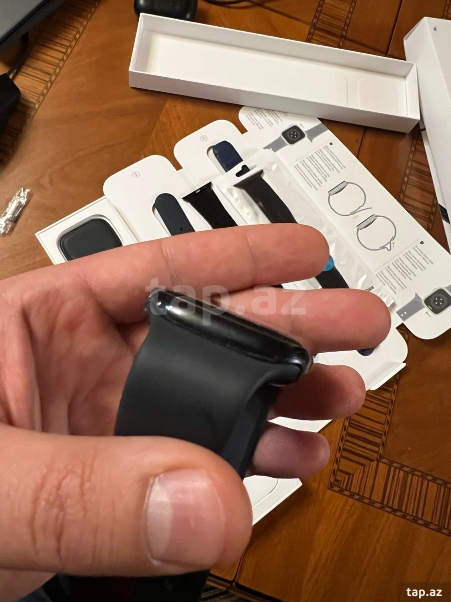 Apple Watch Series 8 Aluminum Midnight 45mm (12)