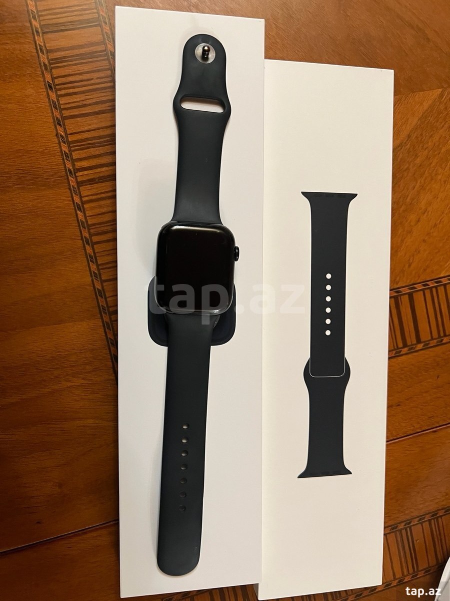 Apple Watch Series 8 Aluminum Midnight 45mm (26)