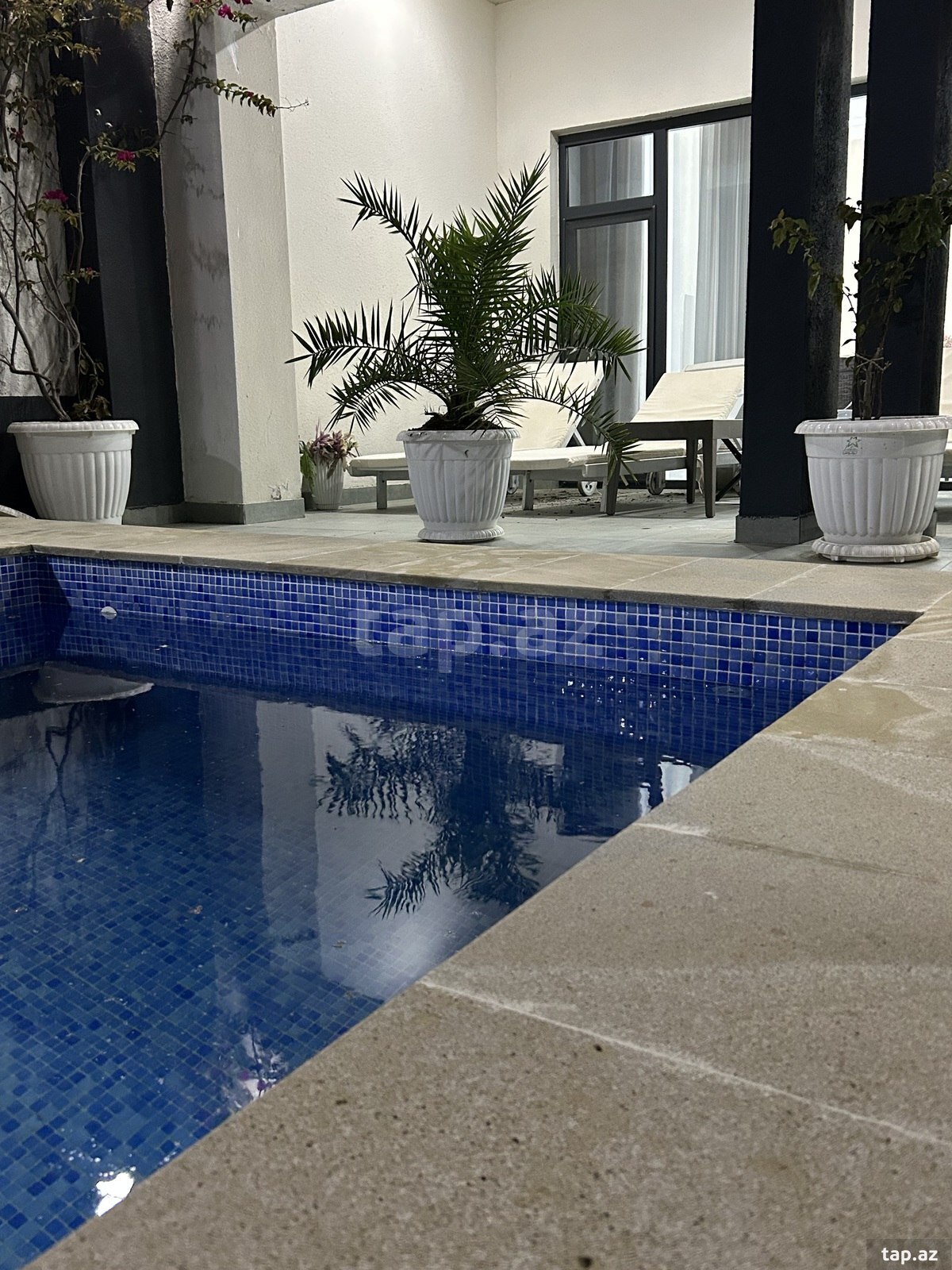 Villa kirayə verilir, Şüvəlan qəs. (18)