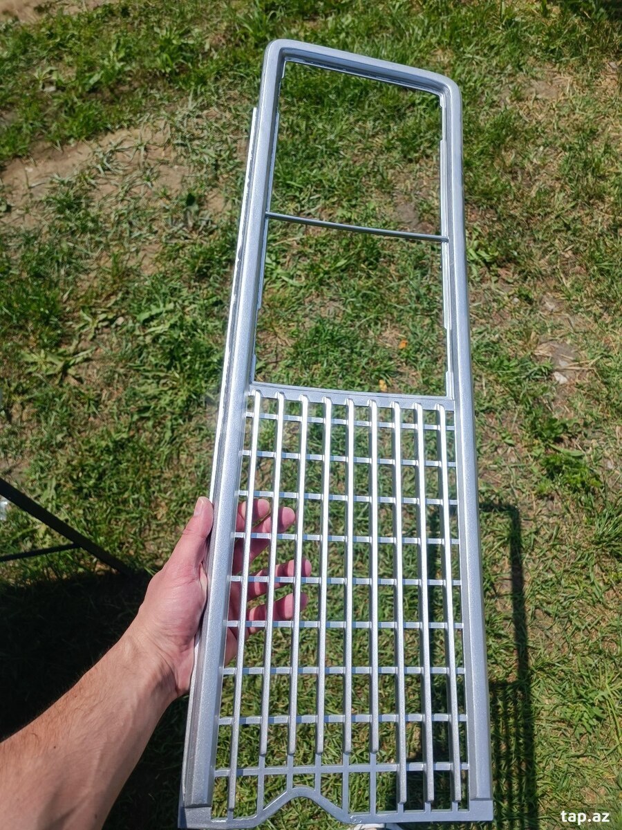 LADA (VAZ) 2106 radiator barmaqlığı (3)