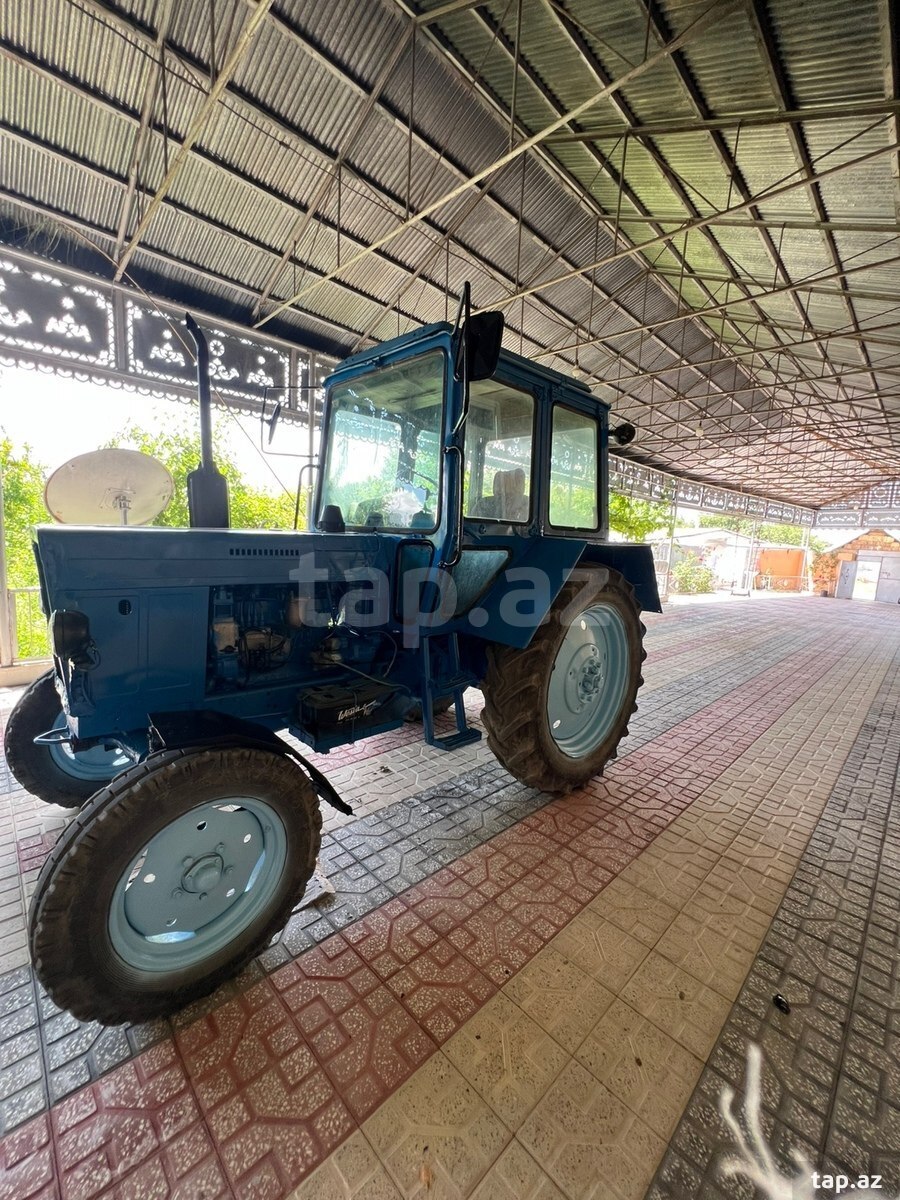 Traktor pressbağlayan