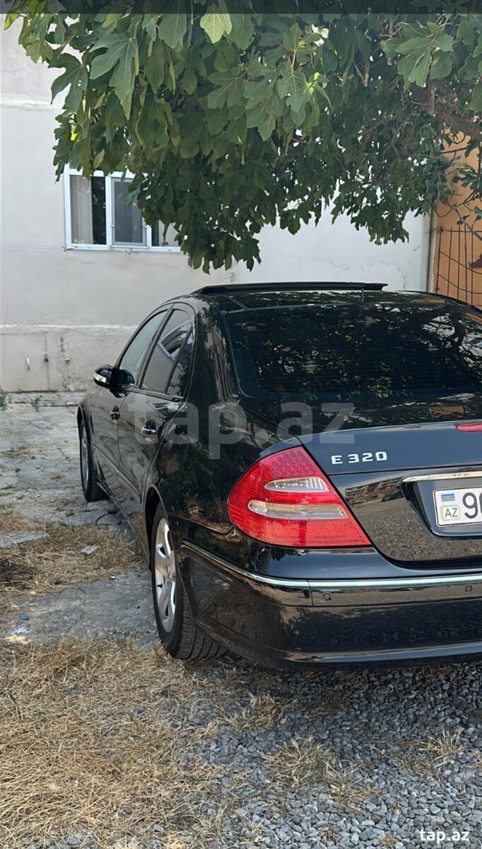 Mercedes E 320, 2002 il (2)