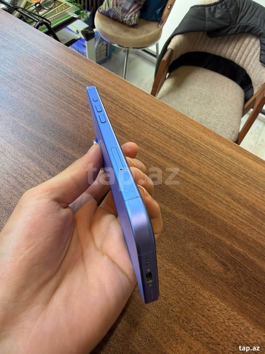 Apple iPhone 16 Ultramarine 256GB/8GB (3)