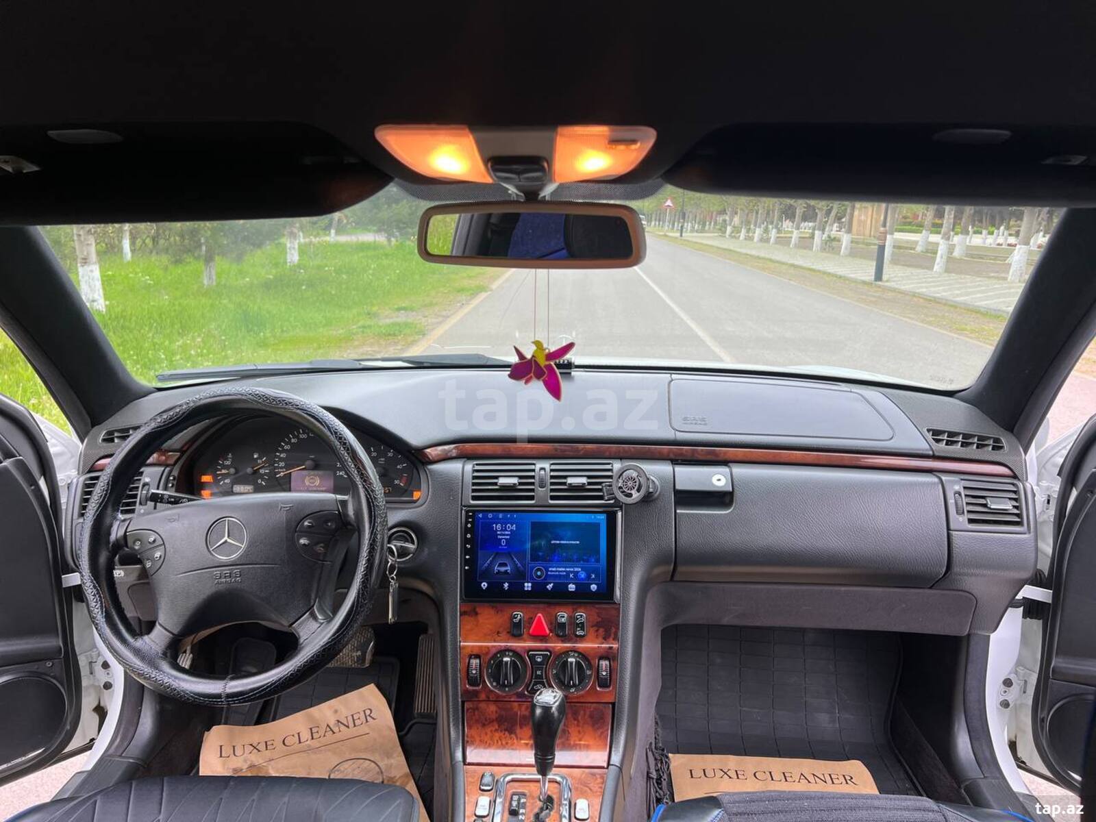 Mercedes E 220, 1999 il (11)
