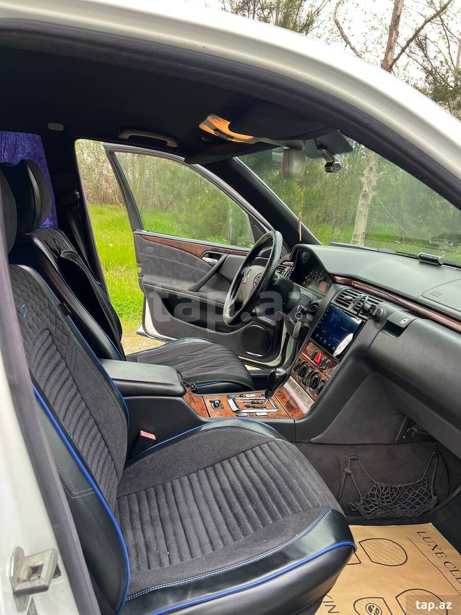 Mercedes E 220, 1999 il (12)