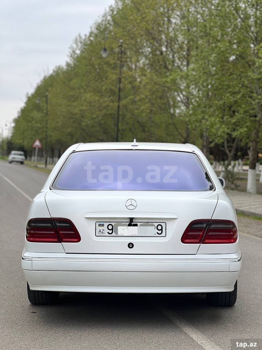 Mercedes E 220, 1999 il (3)
