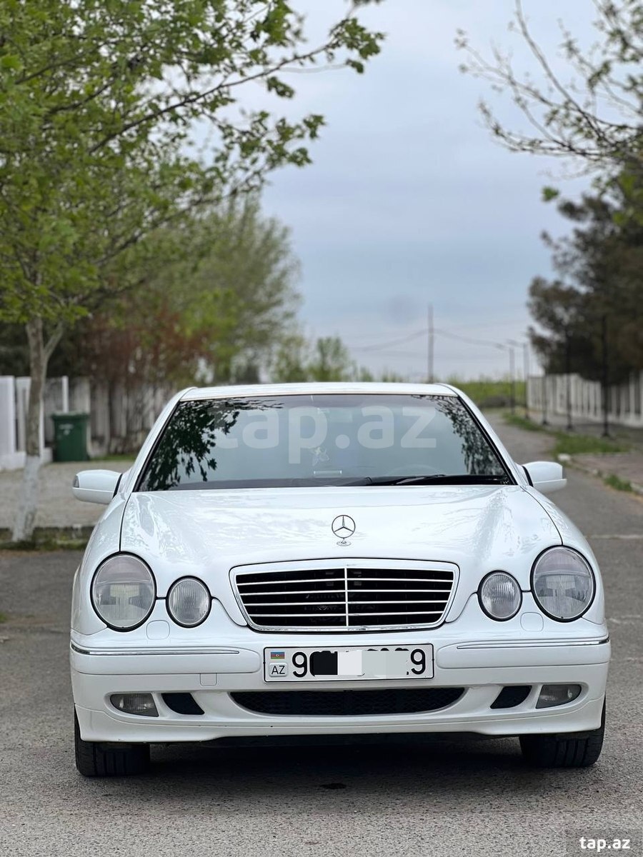 Mercedes E 220, 1999 il (9)
