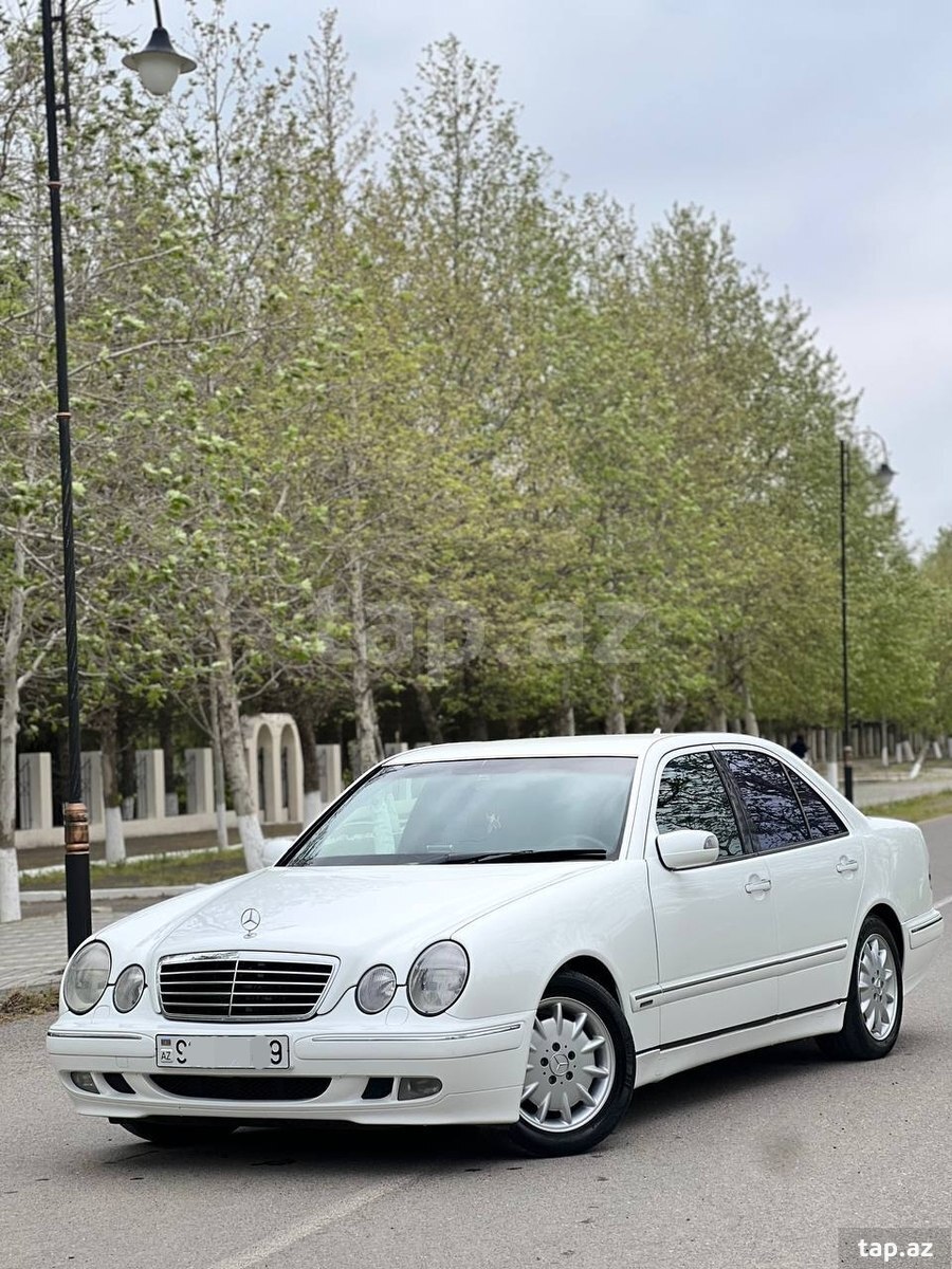 Mercedes E 220, 1999 il (7)