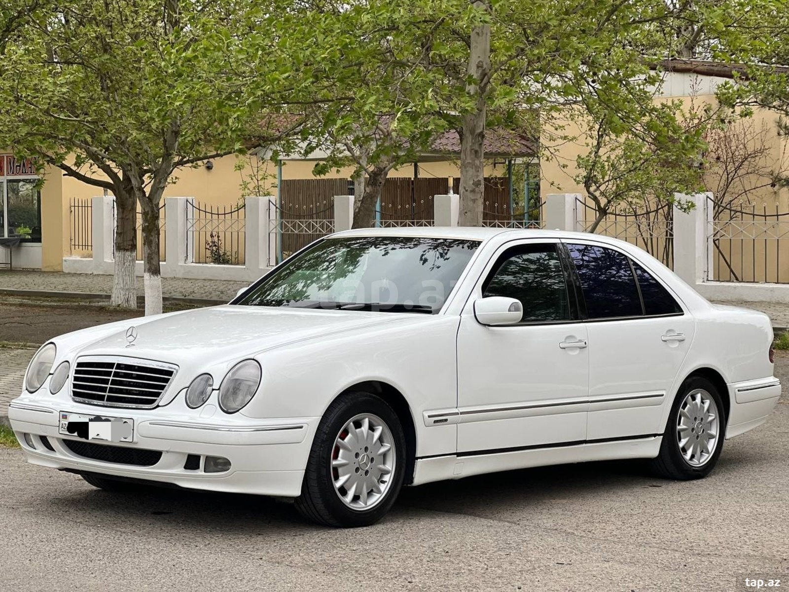 Mercedes E 220, 1999 il (4)
