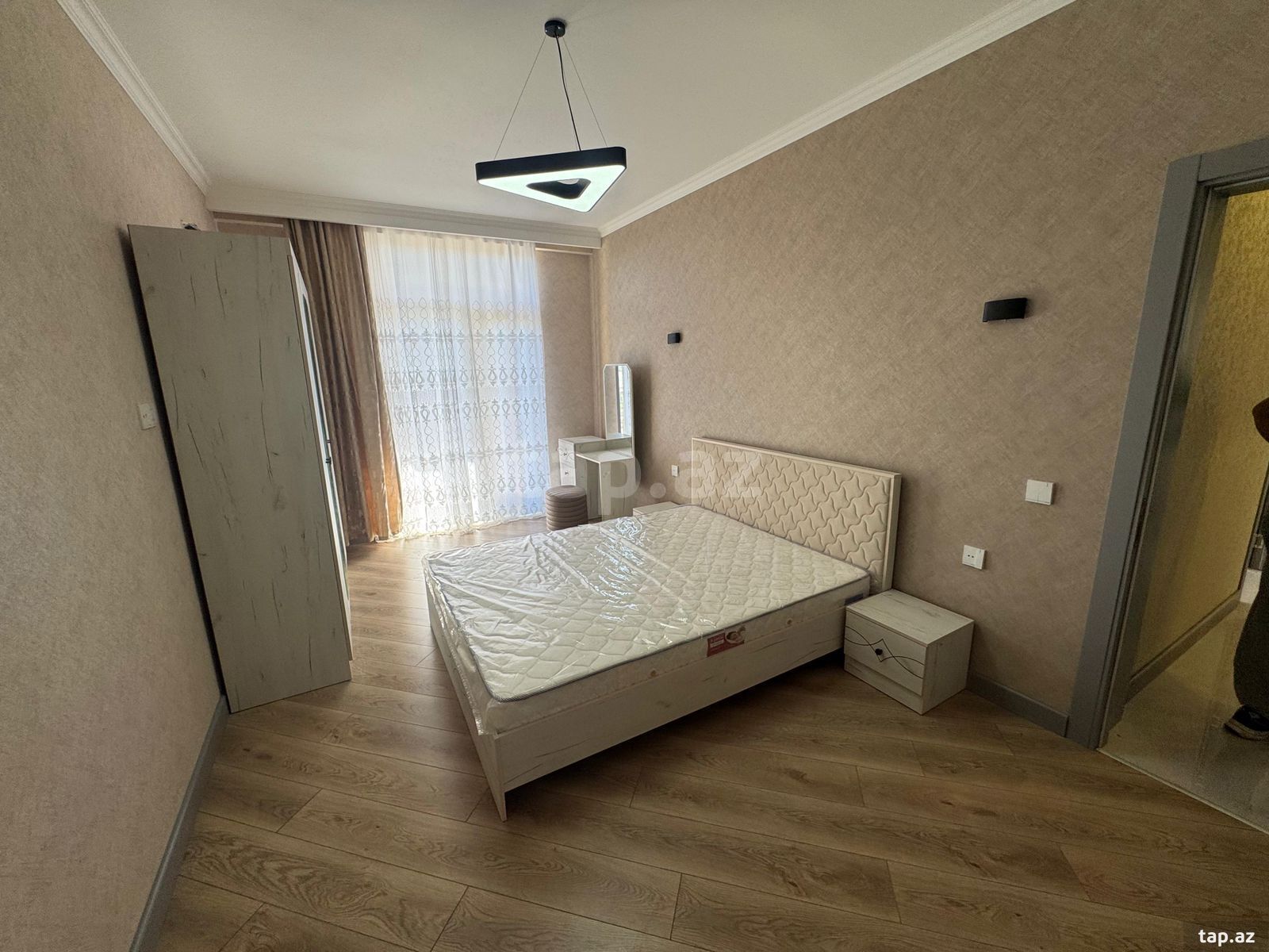 3-otaqlı yeni tikili kirayə verilir, Binəqədi r., 107 m² (9)