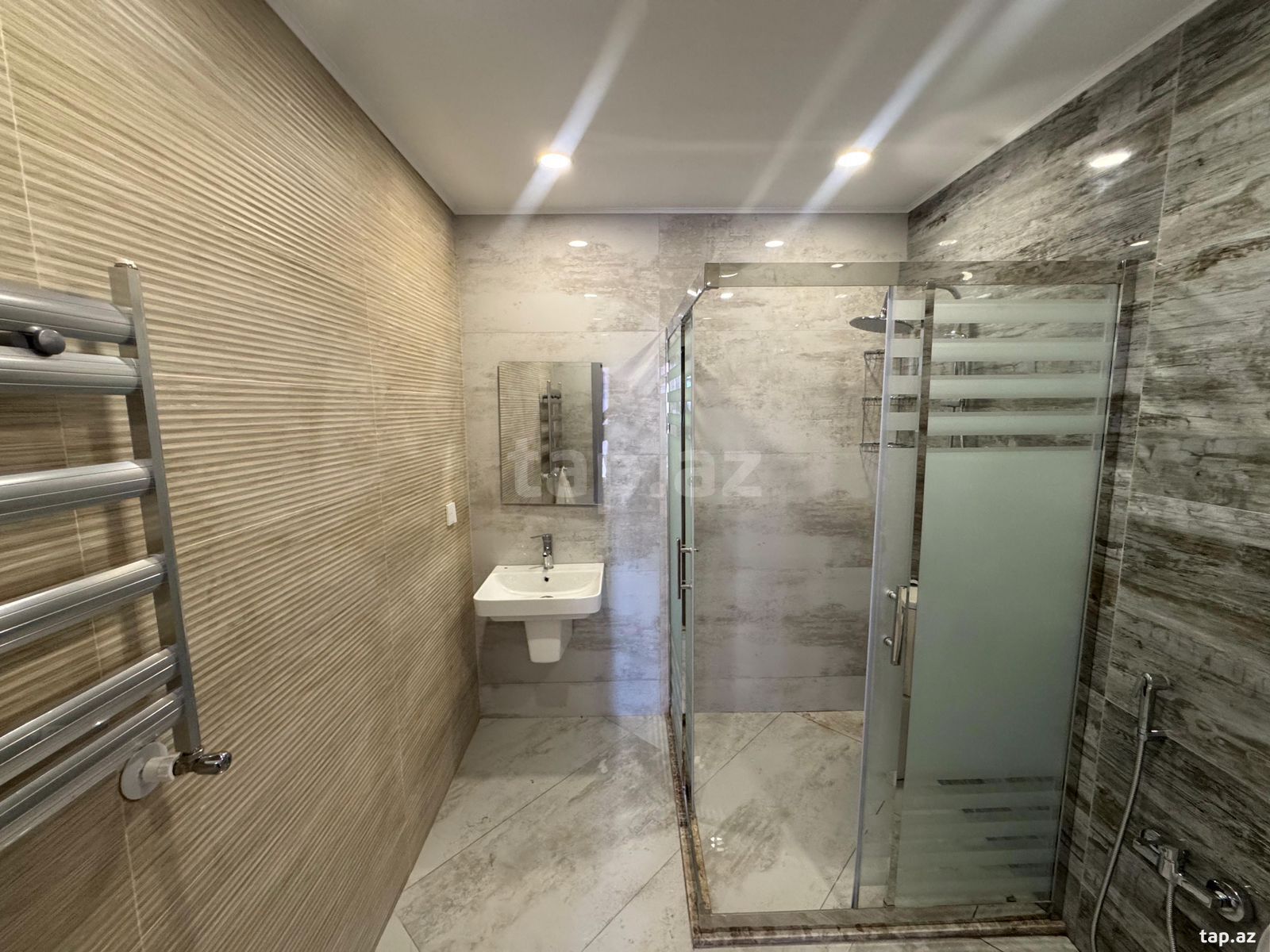 3-otaqlı yeni tikili kirayə verilir, Binəqədi r., 107 m² (20)