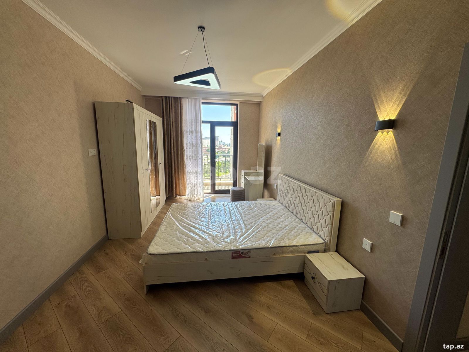 3-otaqlı yeni tikili kirayə verilir, Binəqədi r., 107 m² (13)