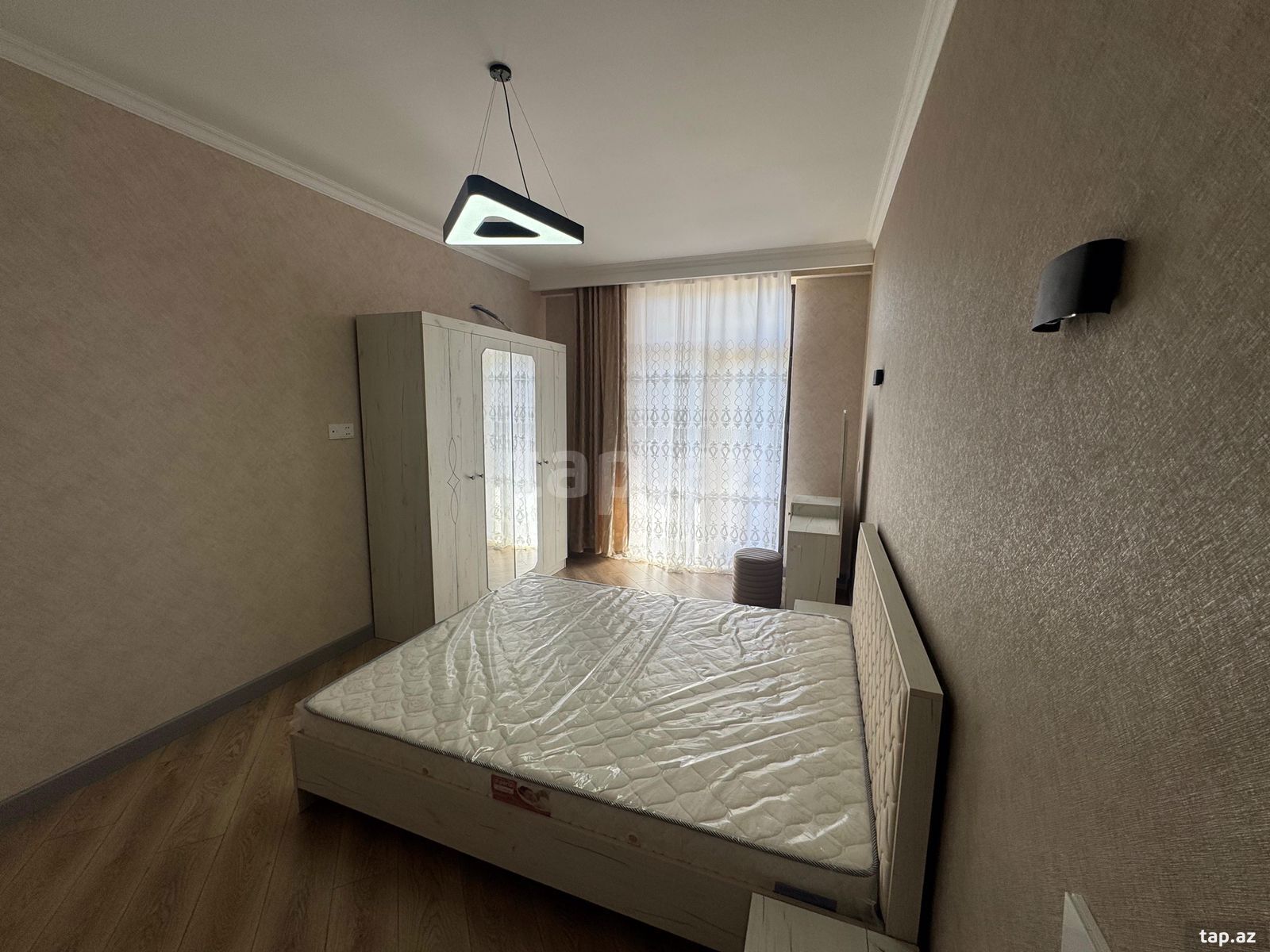 3-otaqlı yeni tikili kirayə verilir, Binəqədi r., 107 m² (6)