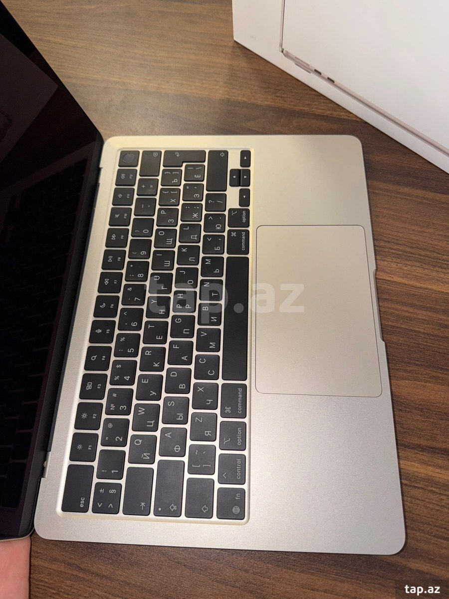 Apple Macbook Air 13 inch M4 256GB  (2)