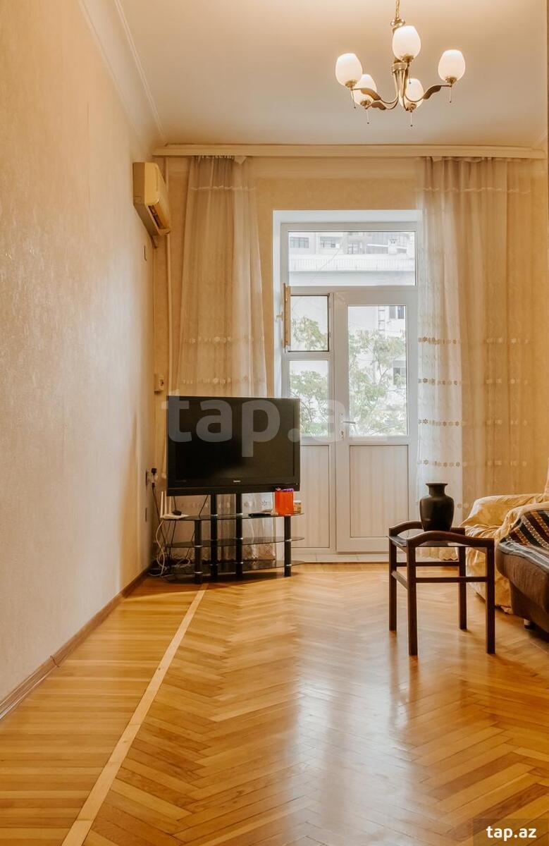 2-otaqlı mənzil kirayə verilir, 28 May m., 60 m² (4)
