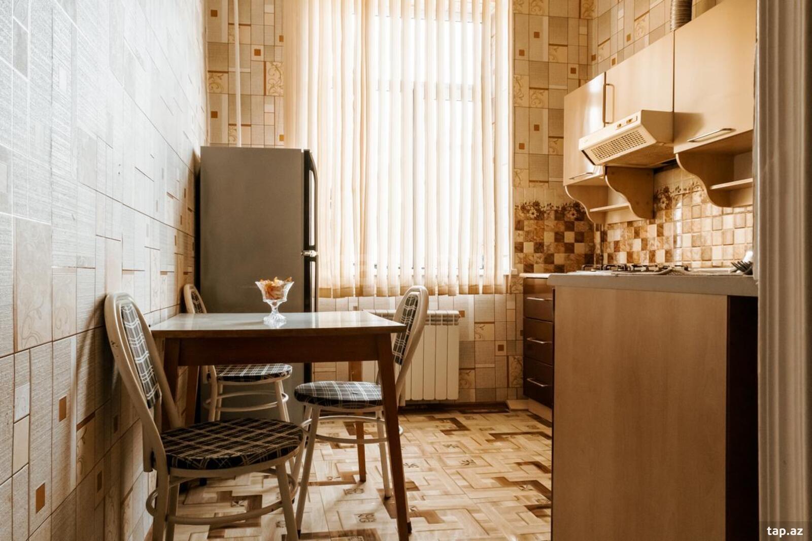 2-otaqlı mənzil kirayə verilir, 28 May m., 60 m² (3)