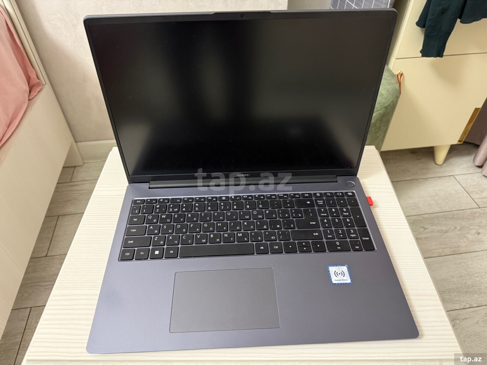 Noutbuk HuaweI D16 (2)