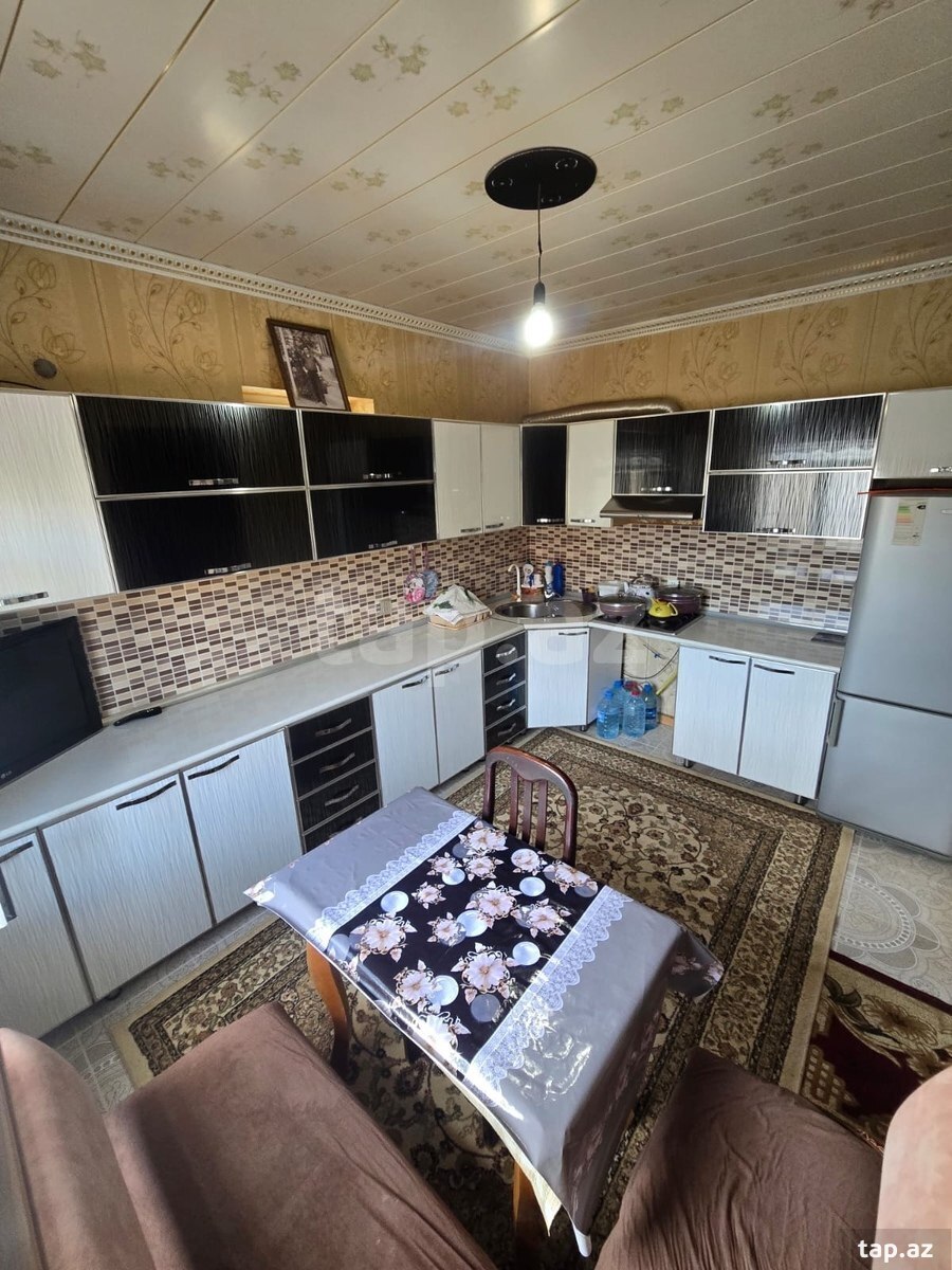 Həyət evi, Binə qəs.