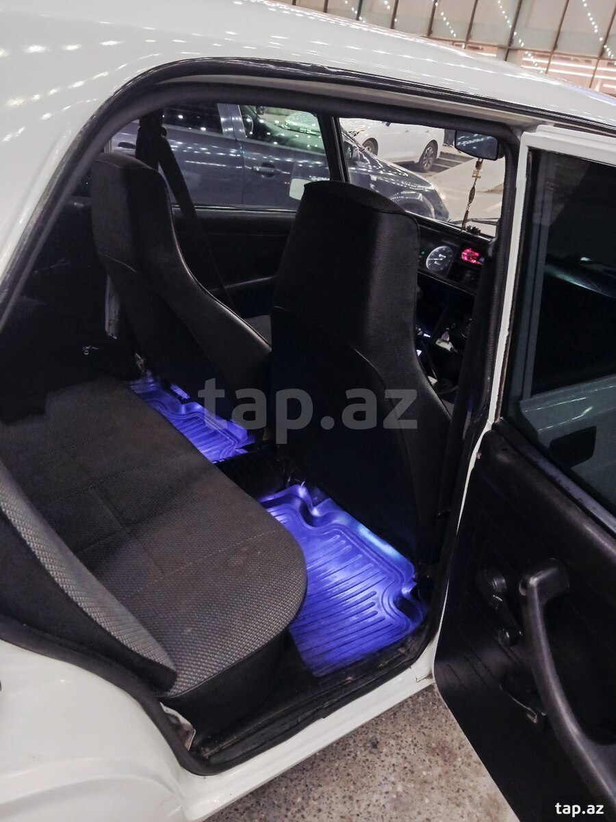 LADA (VAZ) 2107, 2002 il (8)