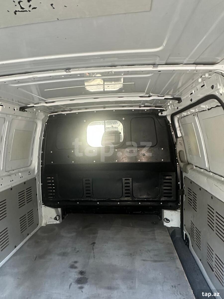 Mercedes Vito, 2010 il (9)