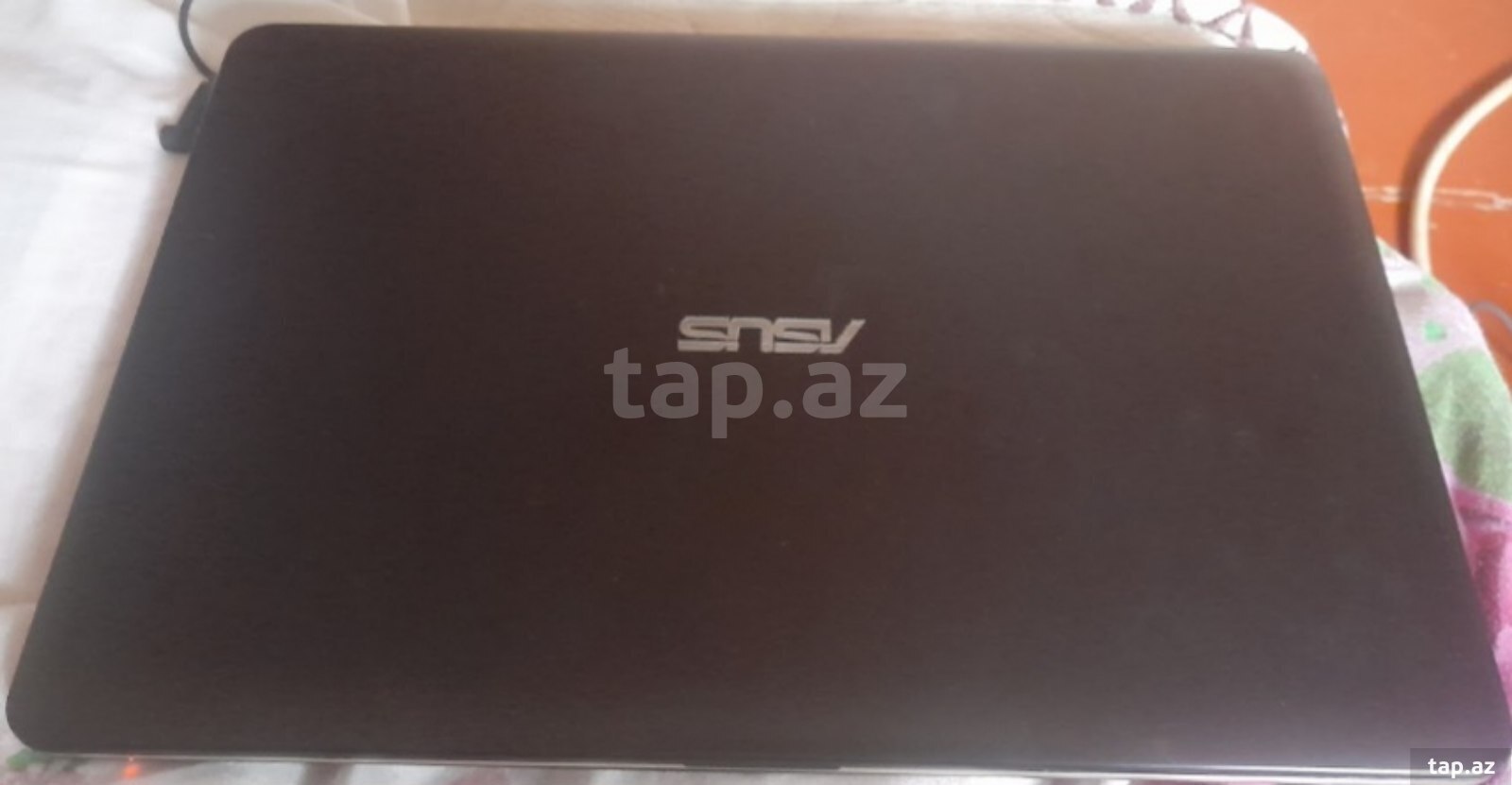 Noutbuk Asus (3)