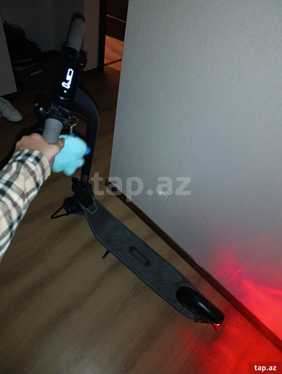 Skuter Ninebot E2 (4)